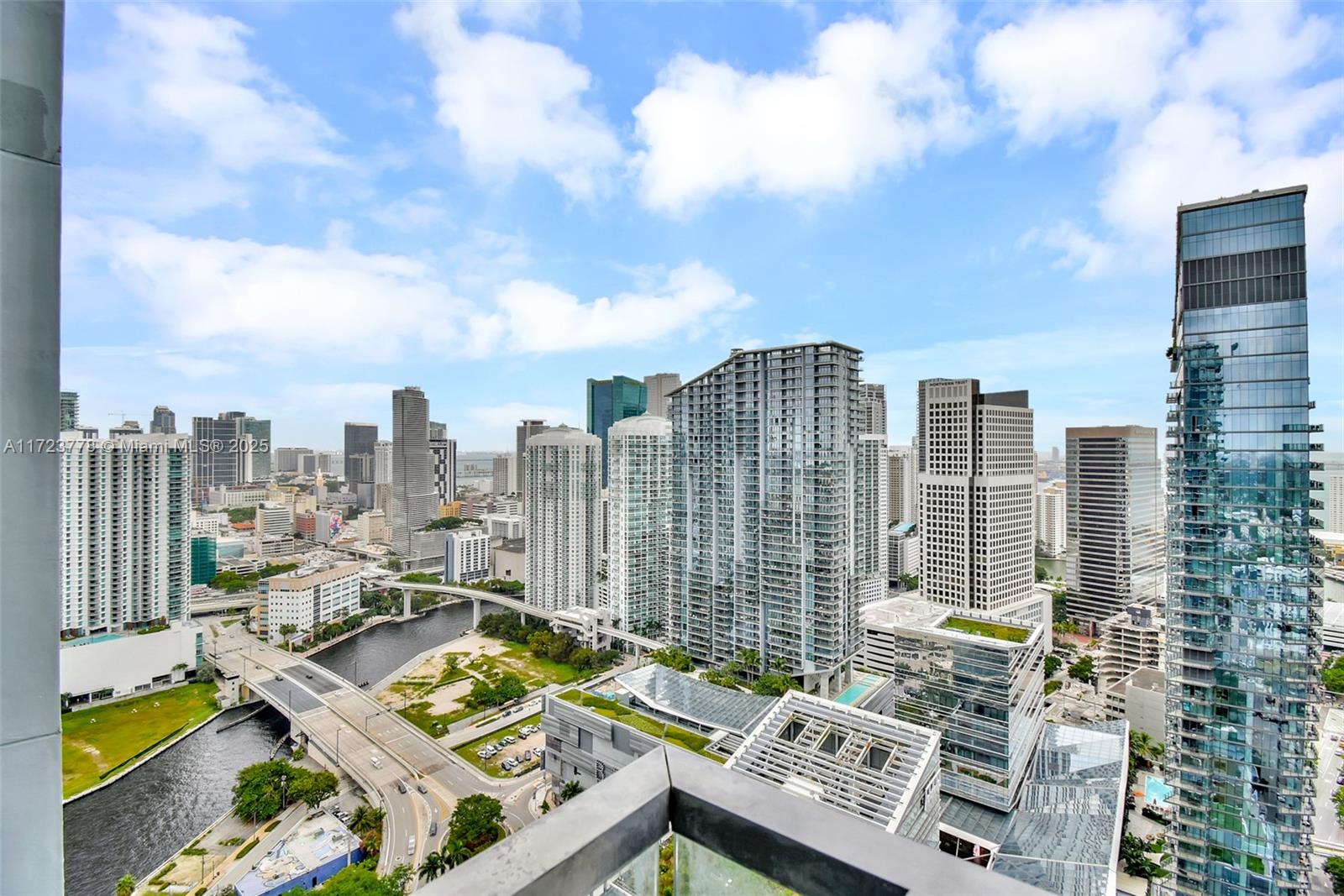 88 SW 7th St #3503, Miami FL 33130