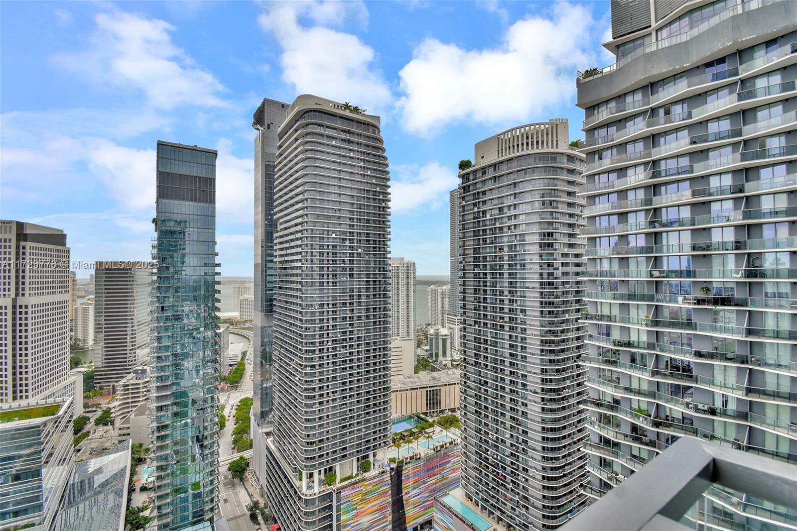 88 SW 7th St #3503, Miami FL 33130