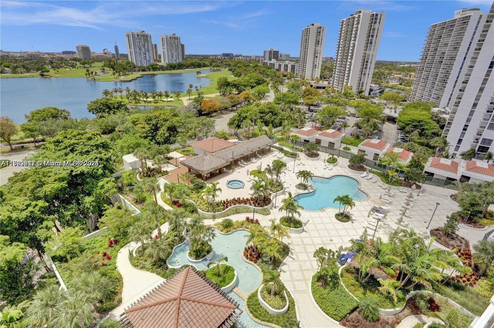 20281 E Country Club Dr #PH10, Aventura FL 33180