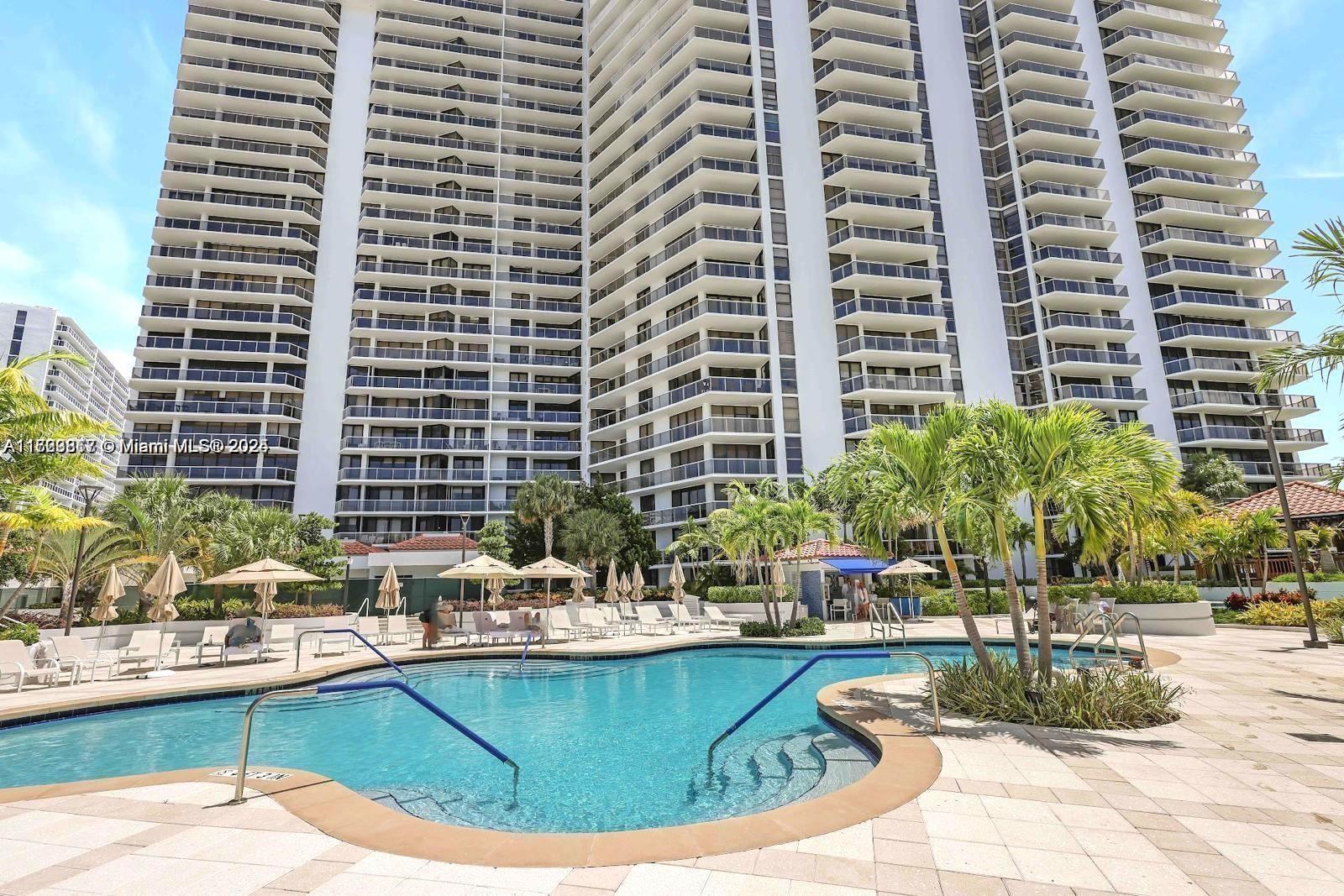 20281 E Country Club Dr #PH10, Aventura FL 33180