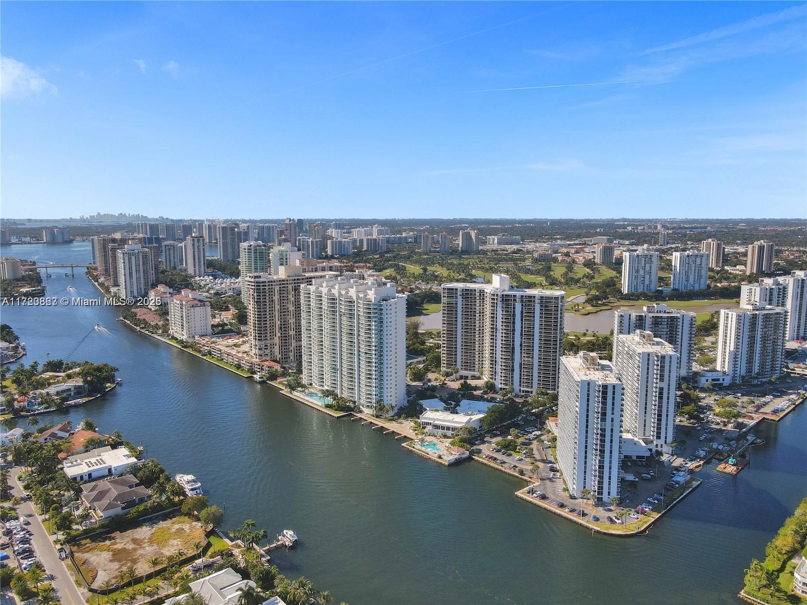 20281 E Country Club Dr #PH10, Aventura FL 33180