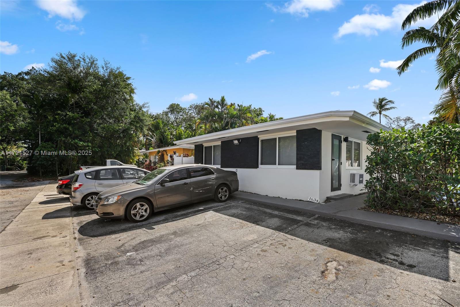 1634 NE 4th Pl, Fort Lauderdale, Florida image 1