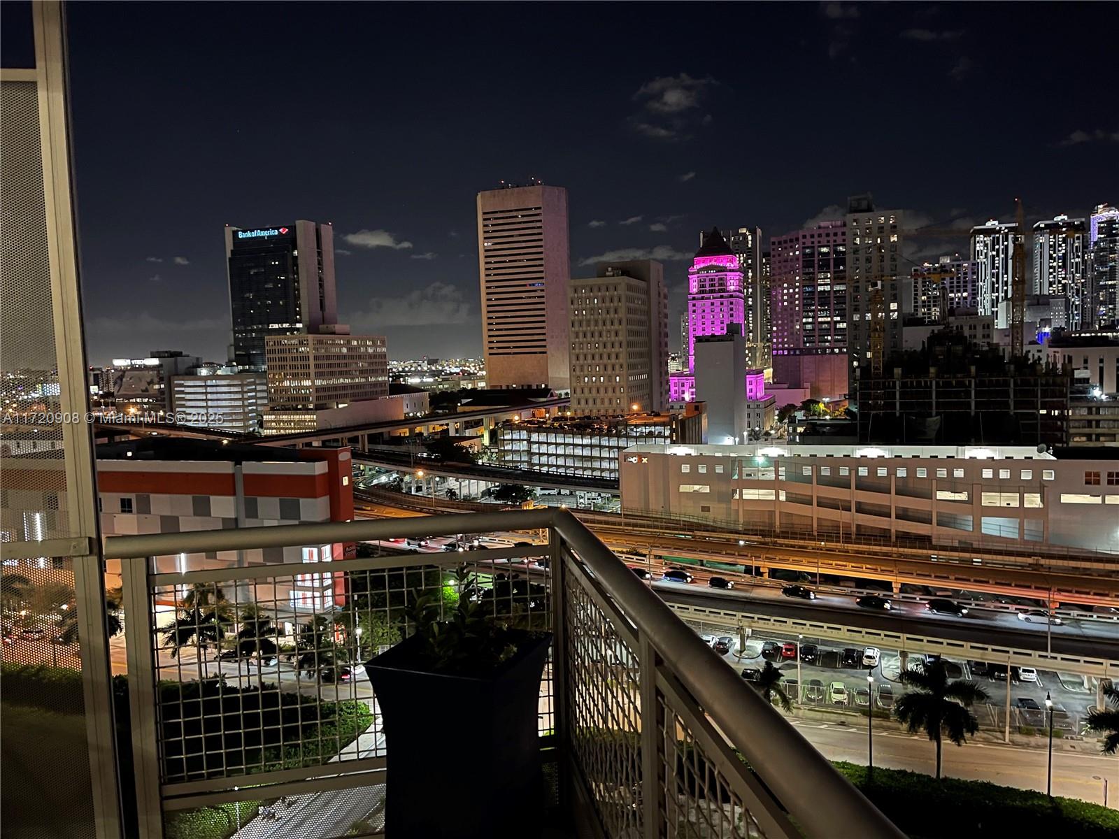 350 S Miami Ave #1511, Miami FL 33130