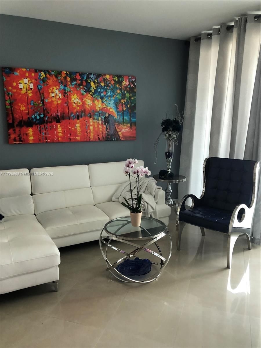 350 S Miami Ave #1511, Miami FL 33130