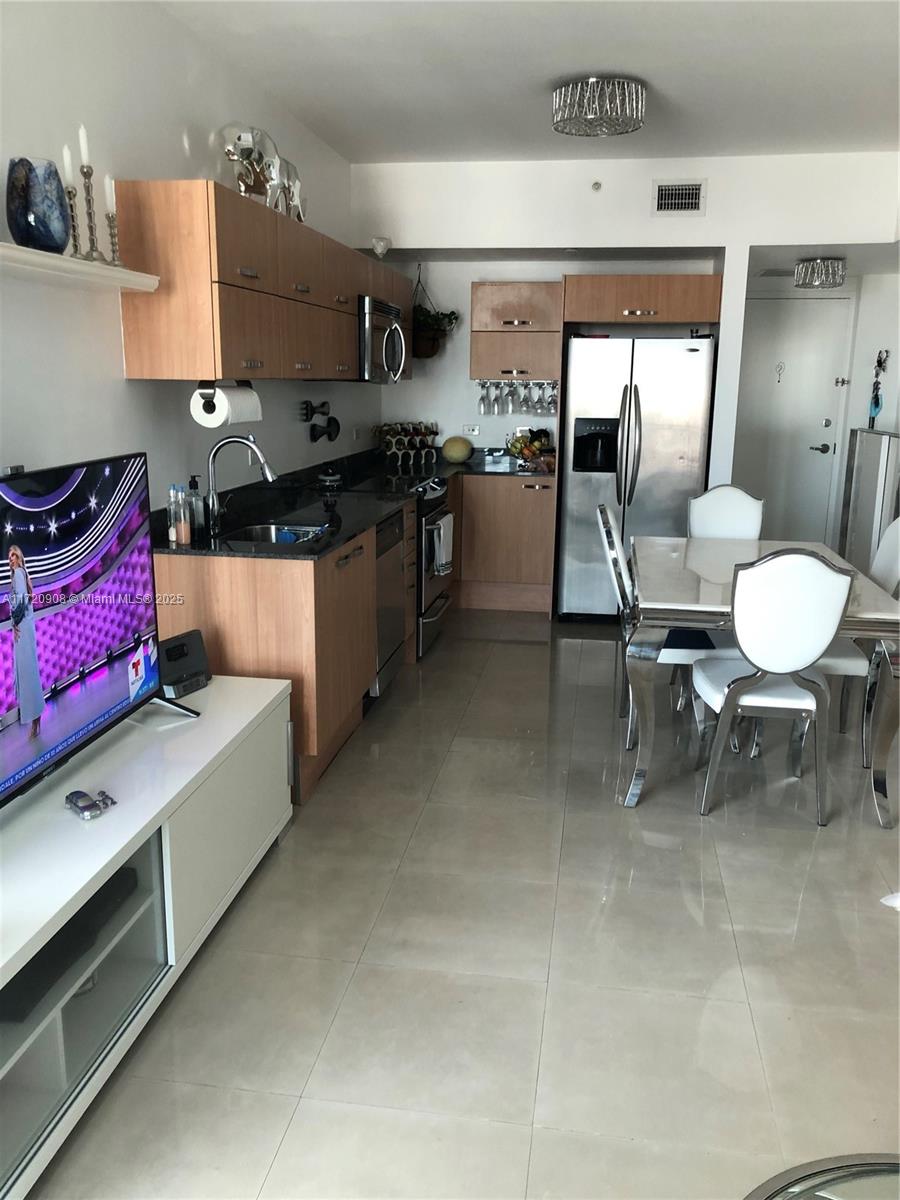 350 S Miami Ave #1511, Miami FL 33130