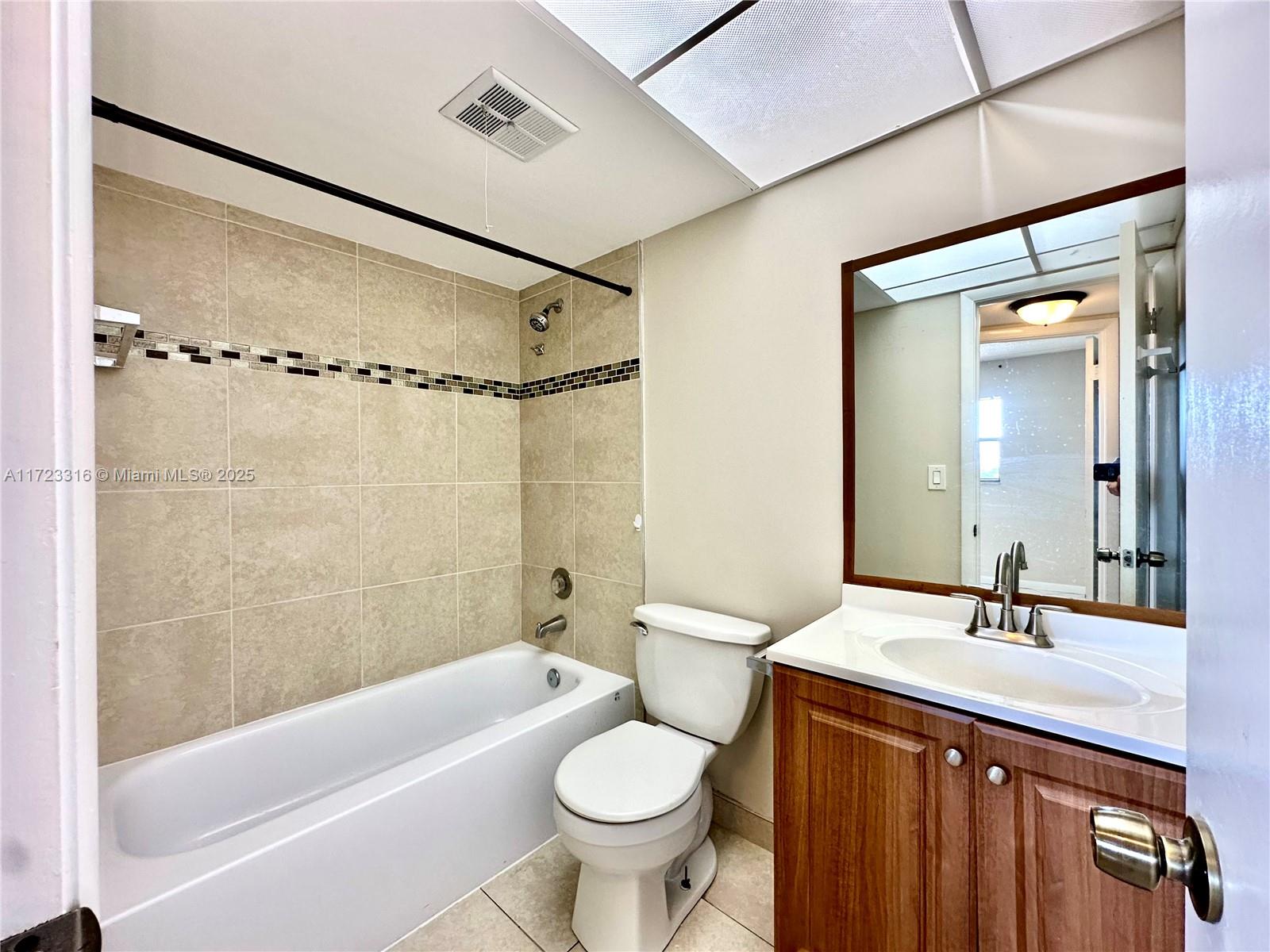 8500 Sunrise Lakes Blvd #303, Sunrise, Florida image 13