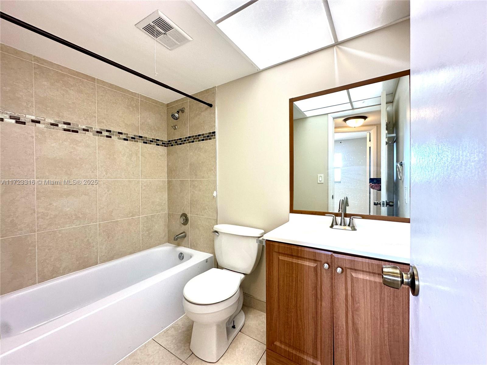 8500 Sunrise Lakes Blvd #303, Sunrise, Florida image 16