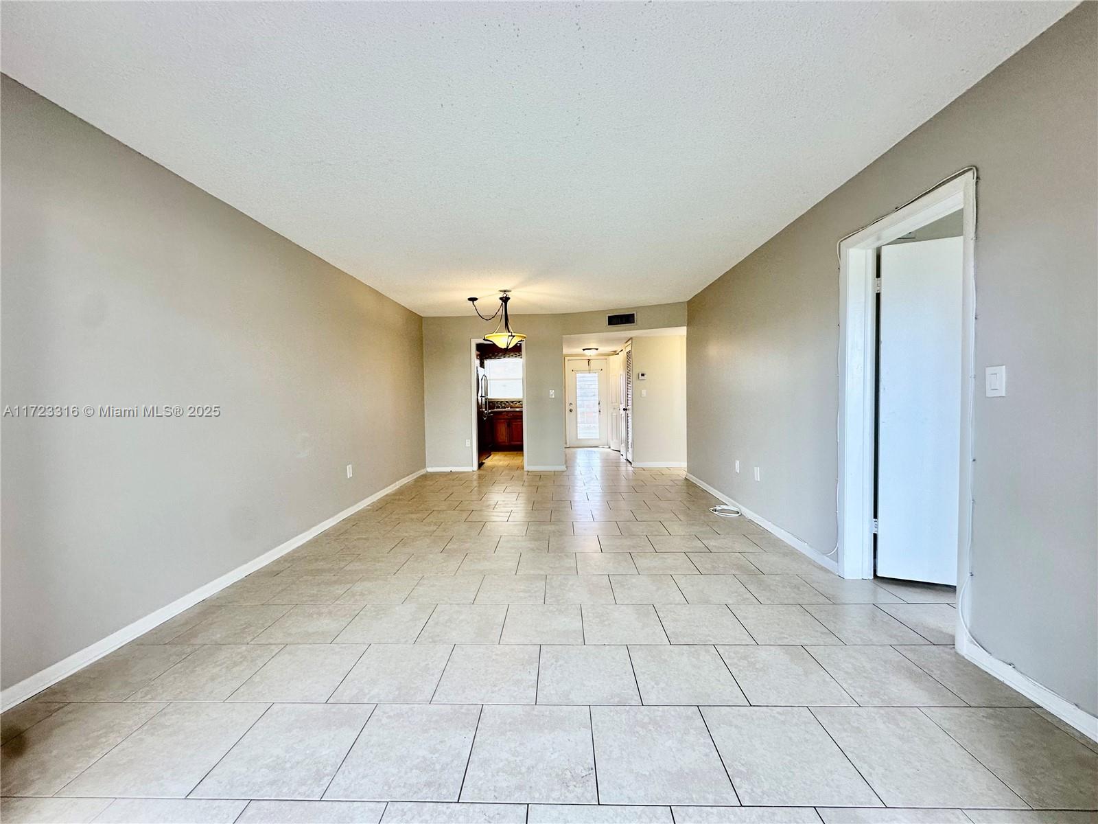 8500 Sunrise Lakes Blvd #303, Sunrise, Florida image 20