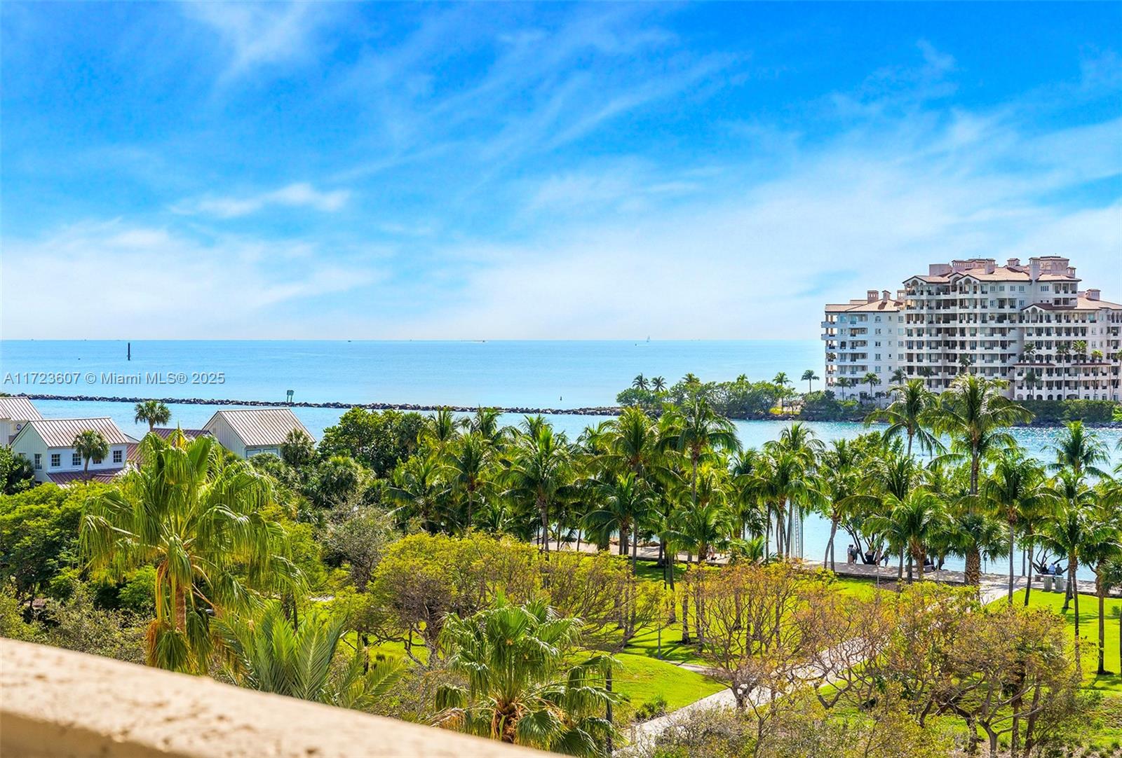 300 S Pointe Dr #708, Miami Beach FL 33139