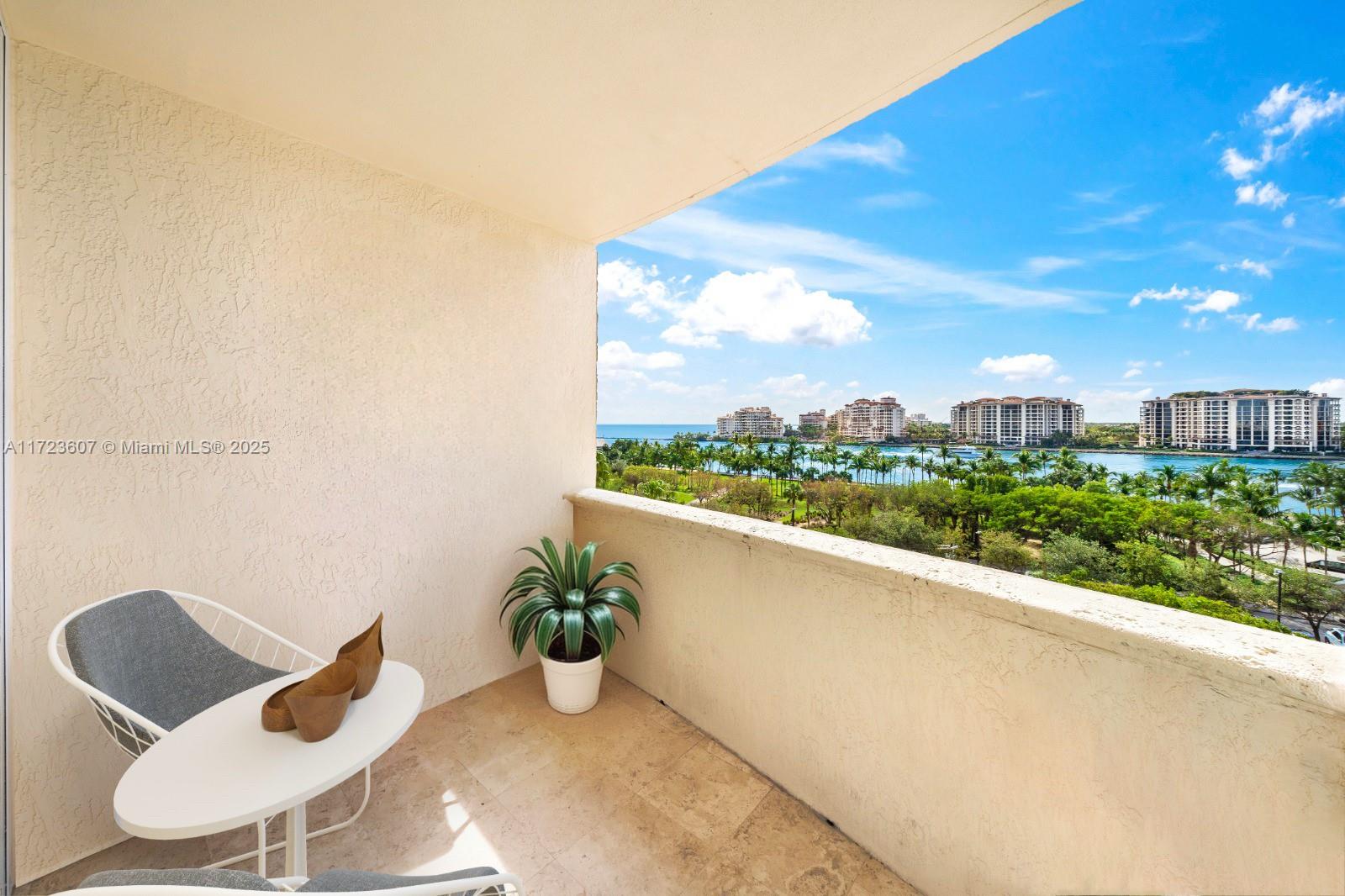 300 S Pointe Dr #708, Miami Beach FL 33139