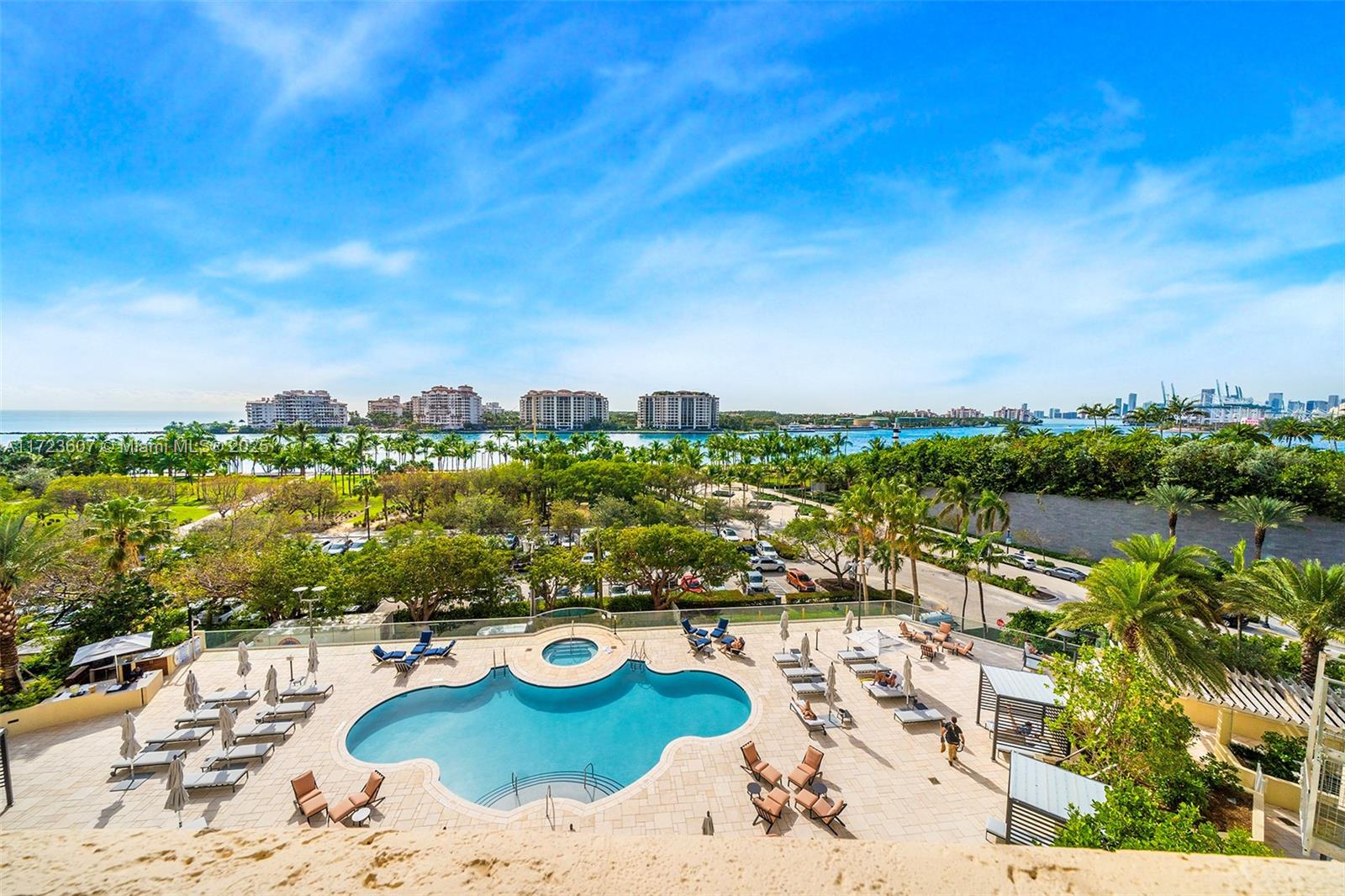 300 S Pointe Dr #708, Miami Beach FL 33139