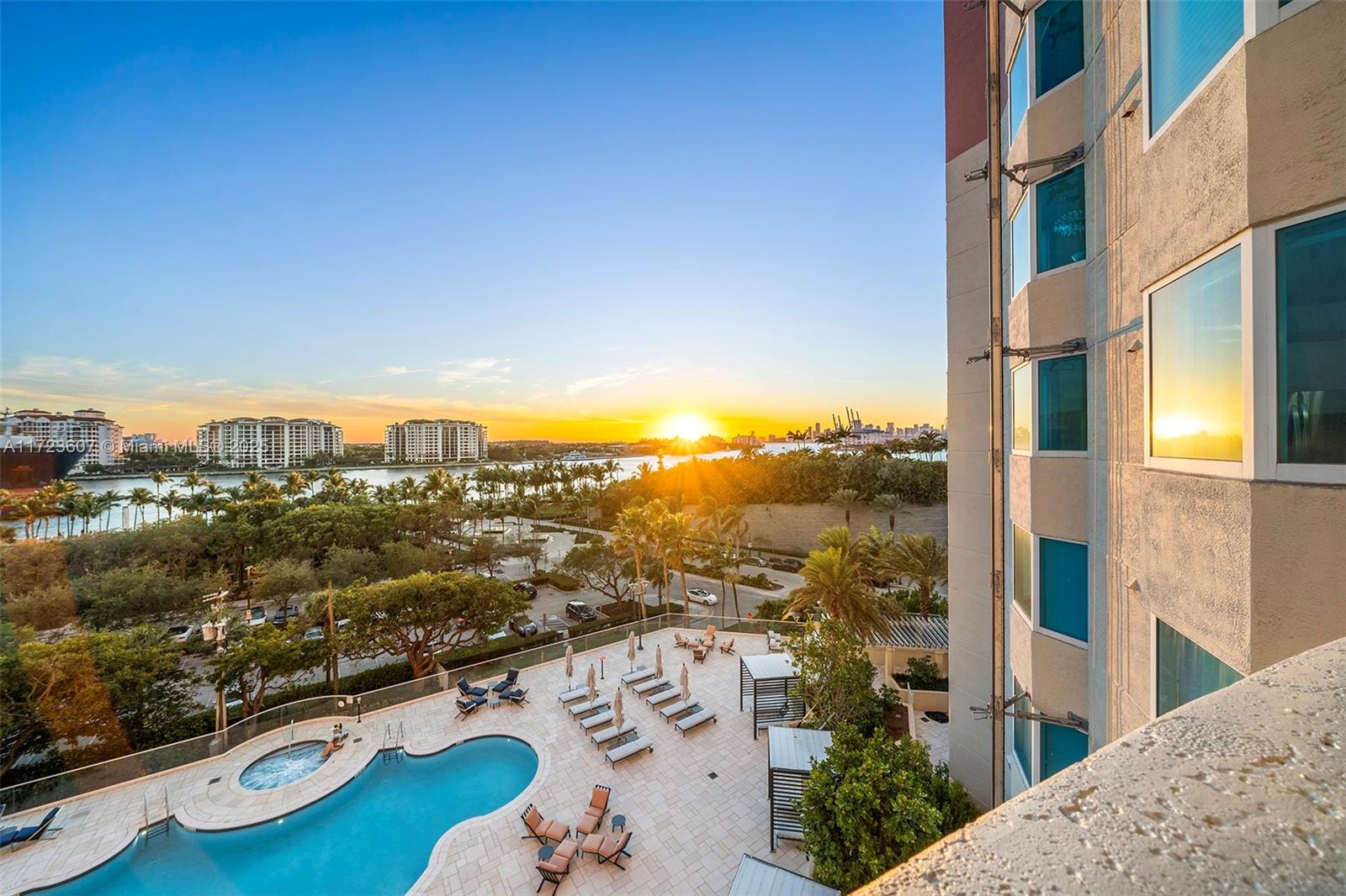 300 S Pointe Dr #708, Miami Beach FL 33139