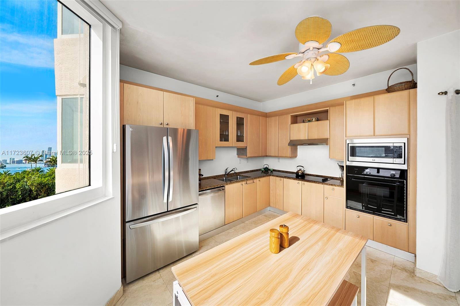 300 S Pointe Dr #708, Miami Beach FL 33139