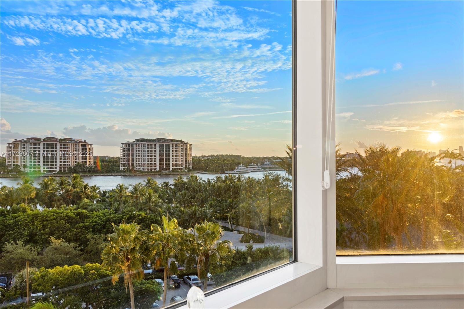 300 S Pointe Dr #708, Miami Beach FL 33139
