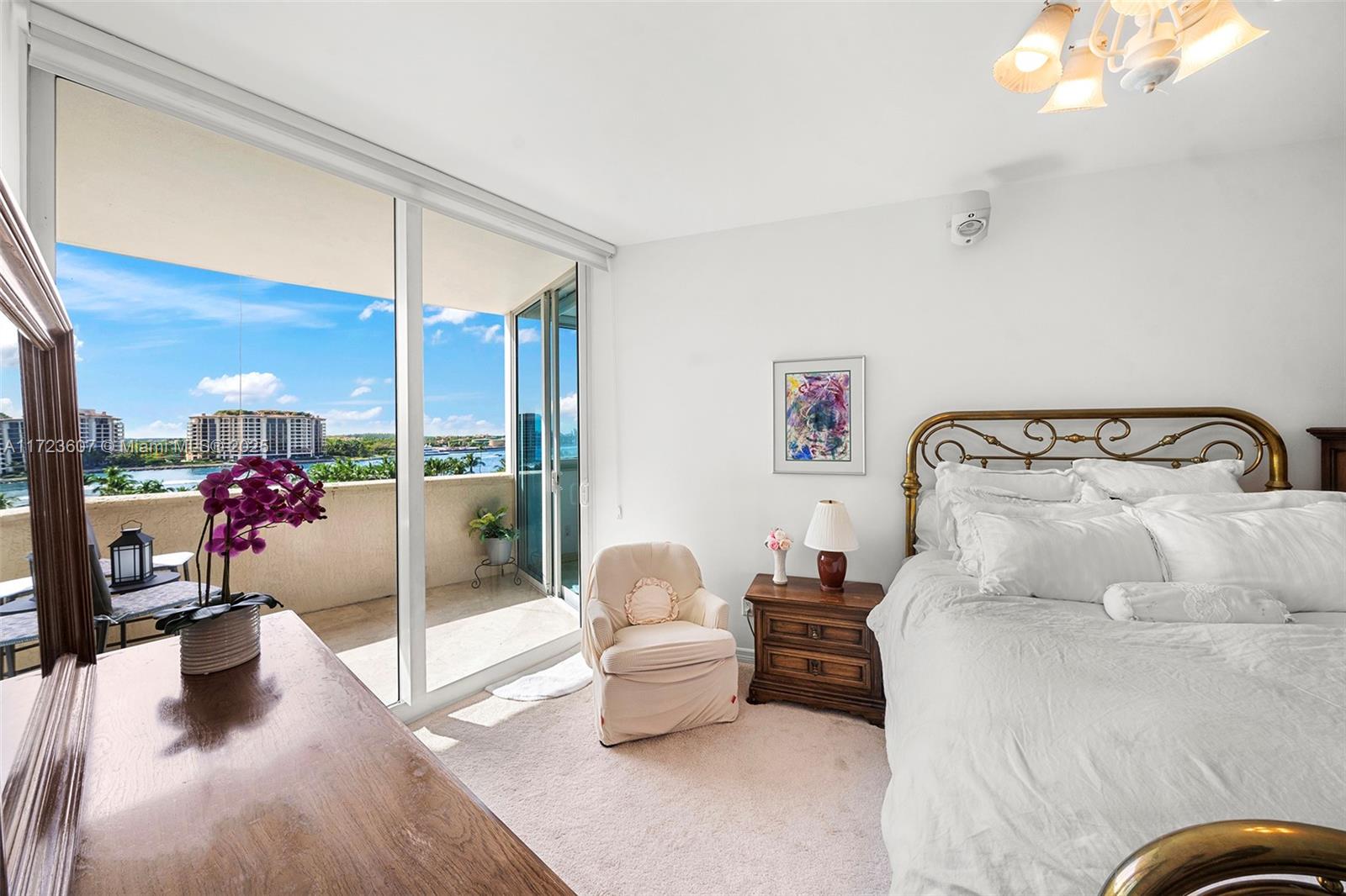 300 S Pointe Dr #708, Miami Beach FL 33139