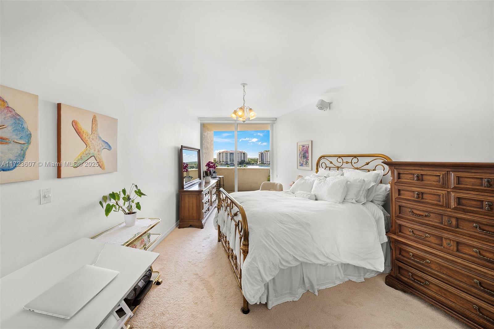 300 S Pointe Dr #708, Miami Beach FL 33139