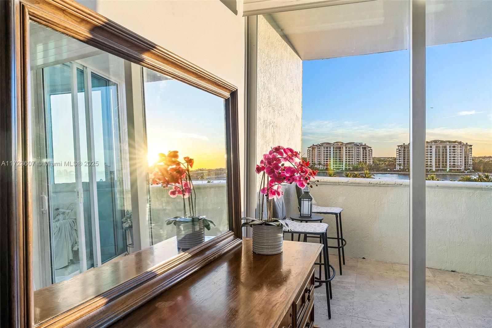 300 S Pointe Dr #708, Miami Beach FL 33139