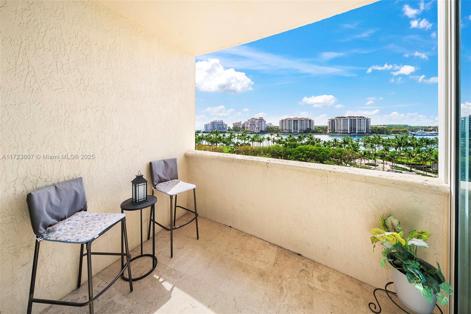 300 S Pointe Dr #708, Miami Beach FL 33139