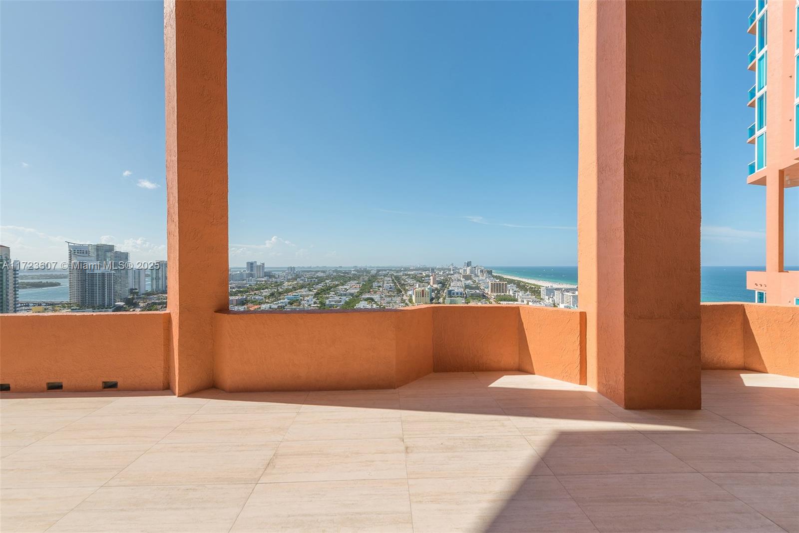 300 S Pointe Dr #708, Miami Beach FL 33139
