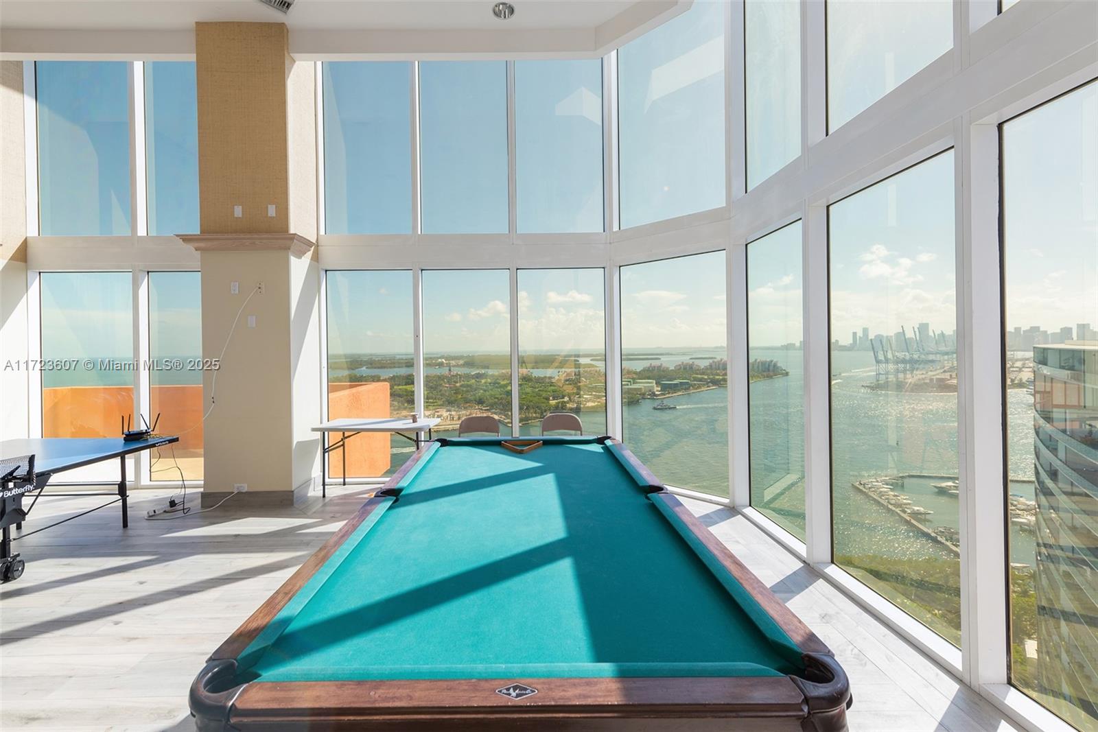 300 S Pointe Dr #708, Miami Beach FL 33139