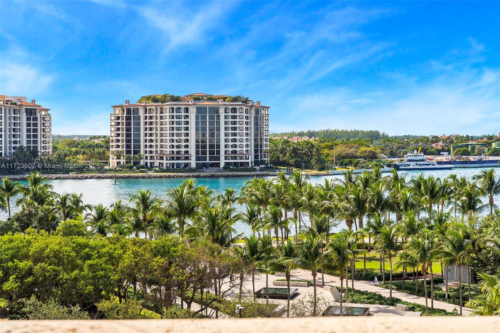 300 S Pointe Dr #708, Miami Beach FL 33139