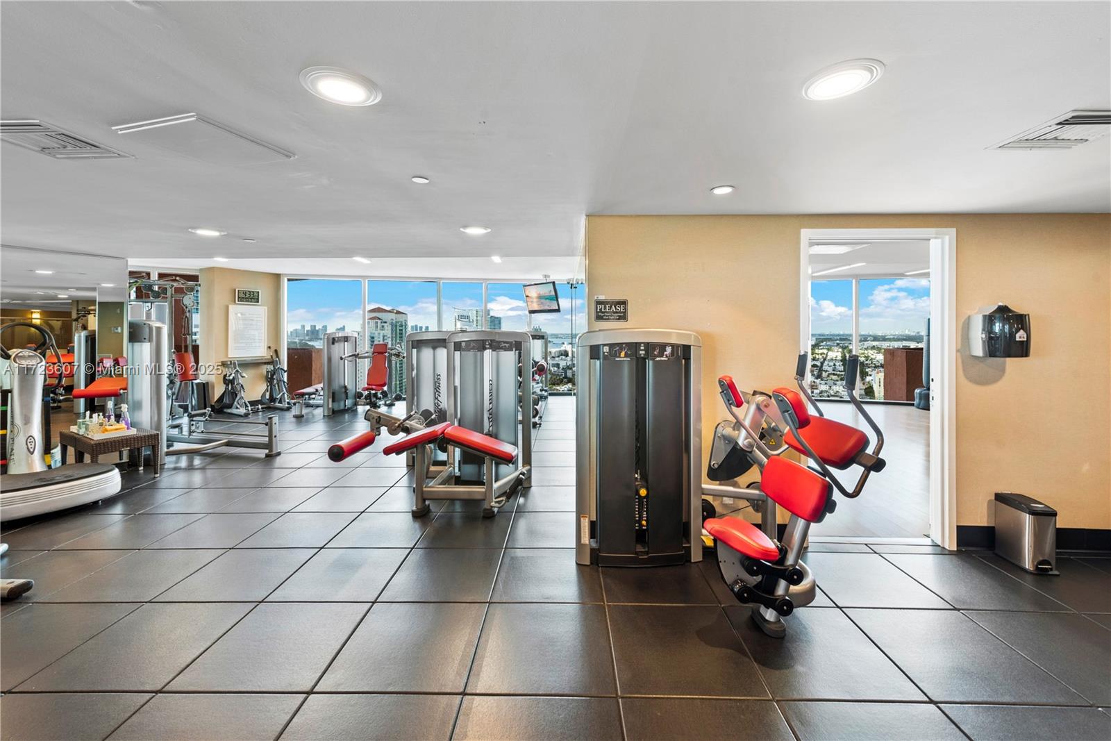 300 S Pointe Dr #708, Miami Beach FL 33139