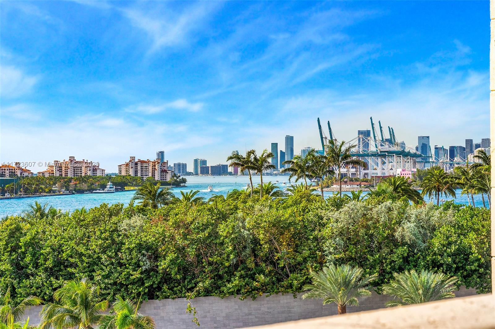 300 S Pointe Dr #708, Miami Beach FL 33139