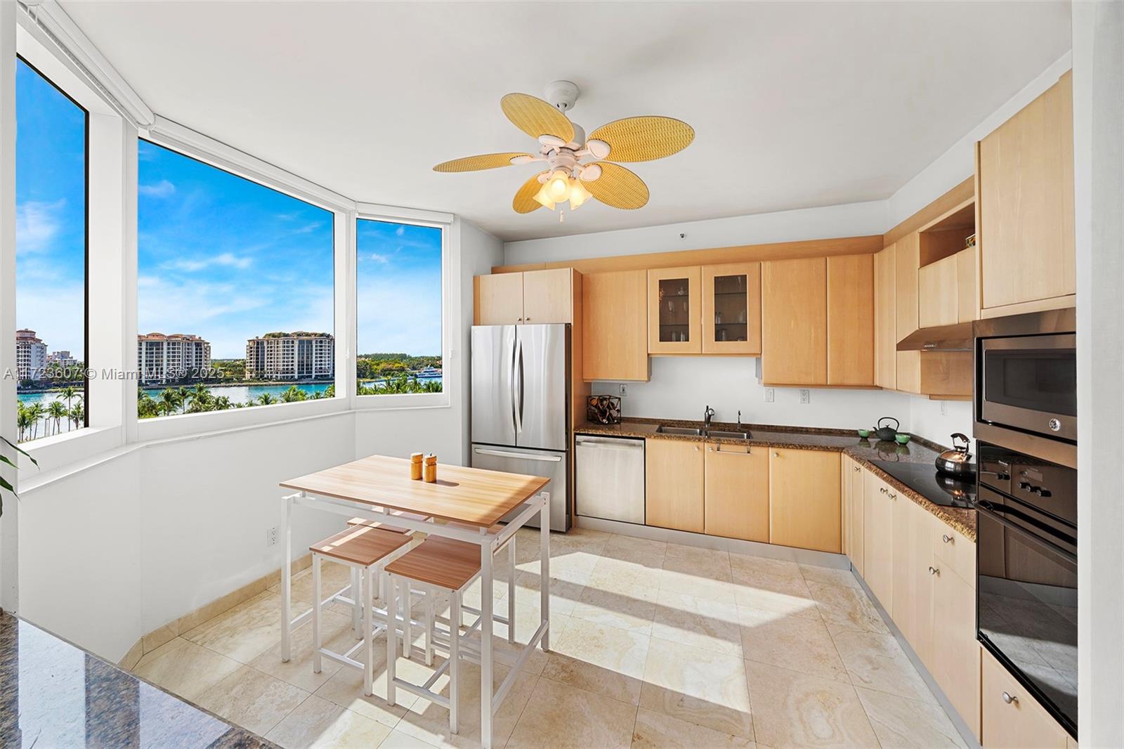 300 S Pointe Dr #708, Miami Beach FL 33139