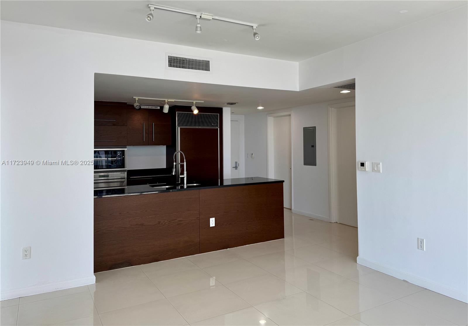 475 BRICKELL AVE #4813, Miami FL 33131