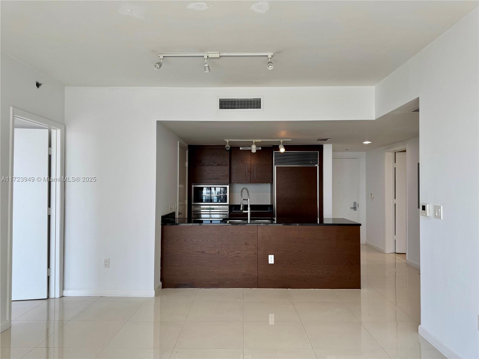 475 BRICKELL AVE #4813, Miami FL 33131
