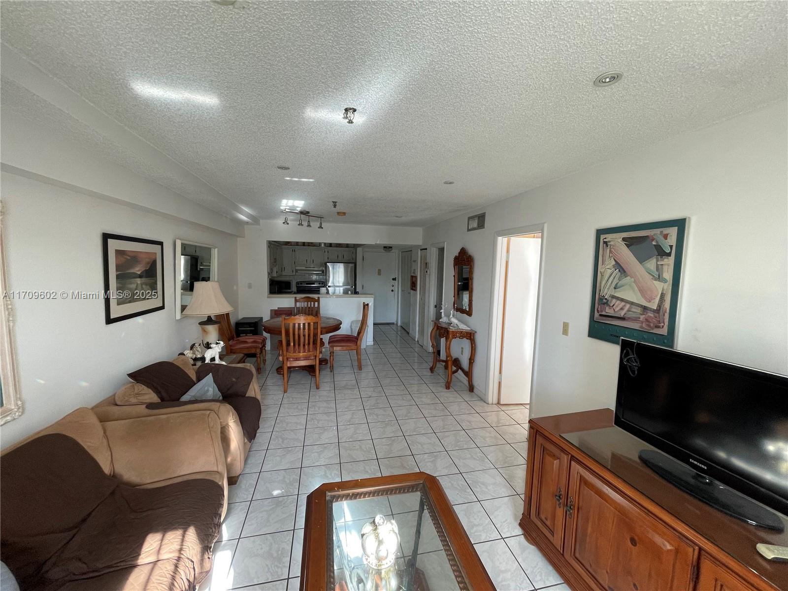 201 180th Dr #411, Sunny Isles Beach, Florida image 3