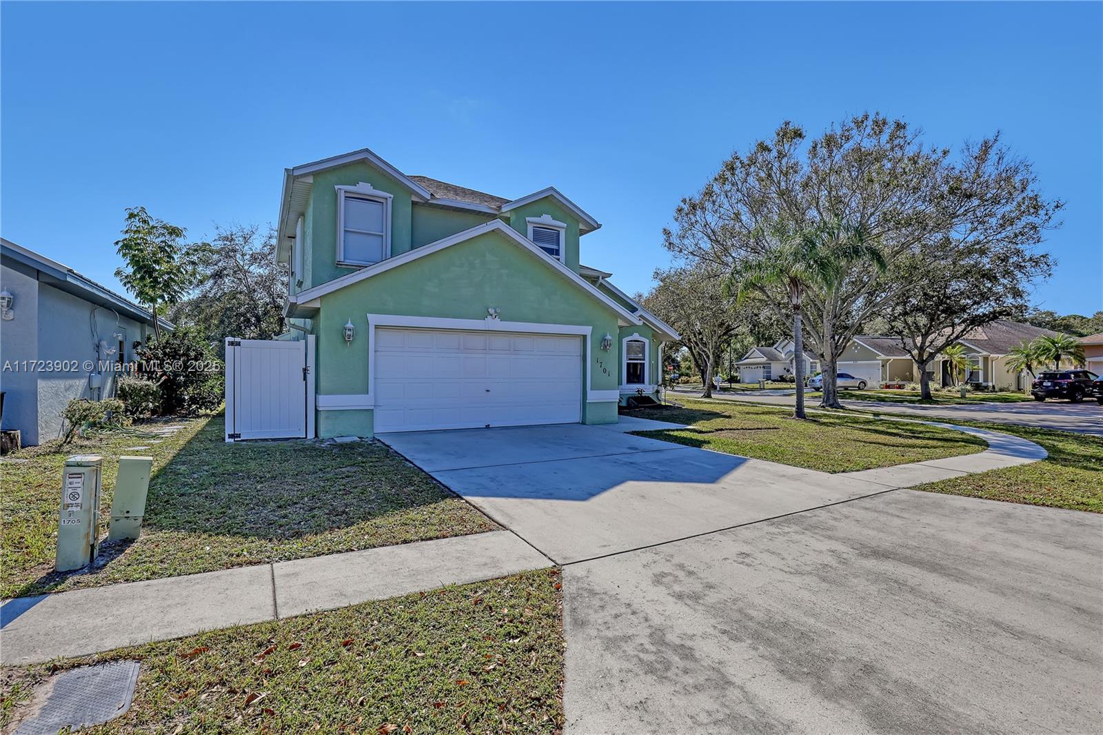 1701 Primrose Ct, Port St. Lucie, Florida image 2