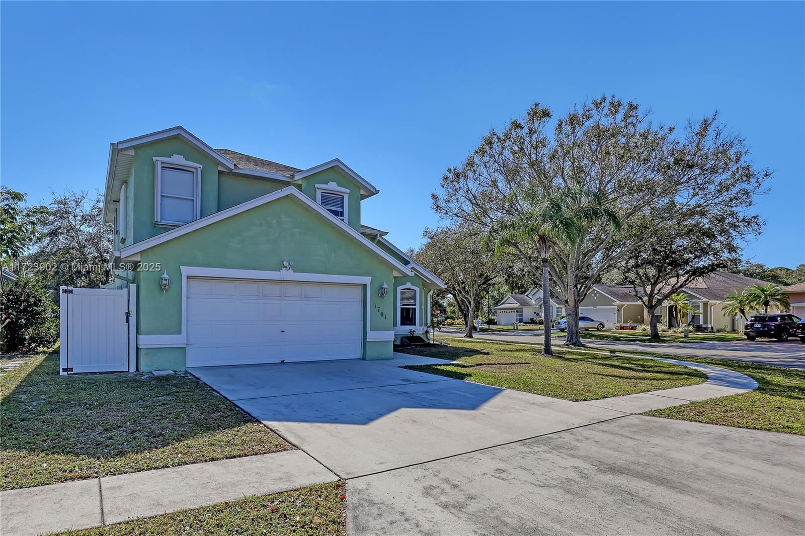 1701 Primrose Ct, Port St. Lucie, Florida image 3