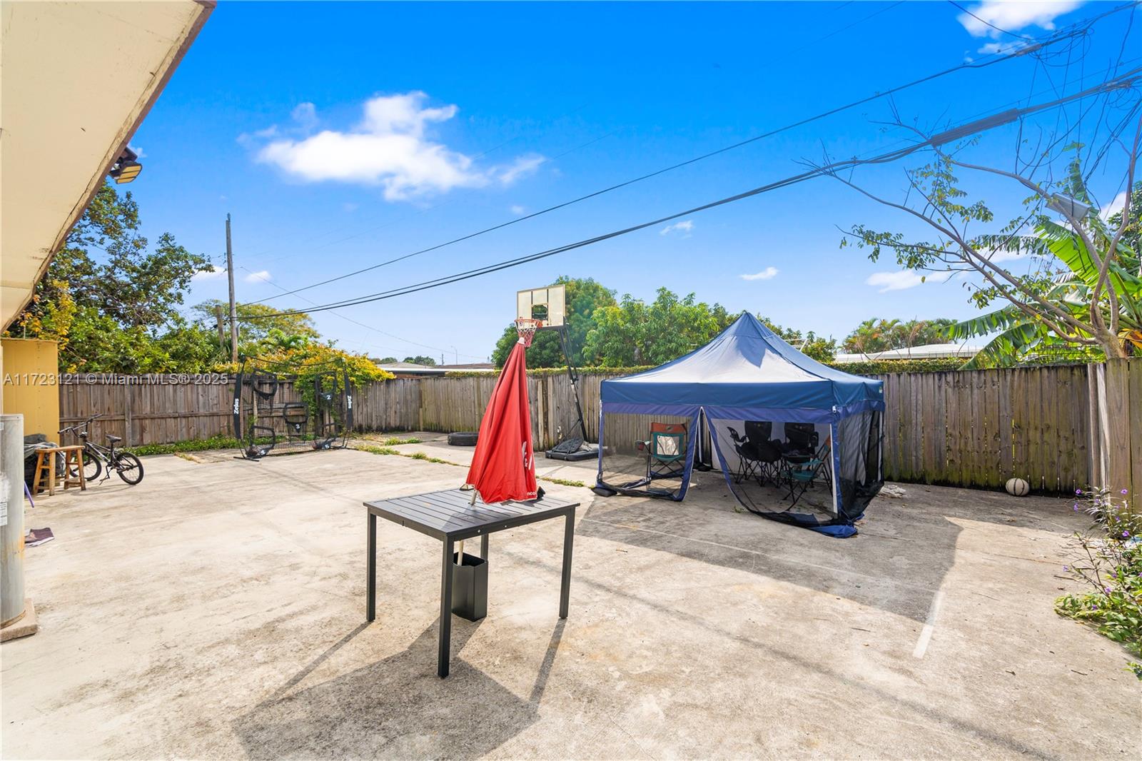 520 E 49th St, Hialeah, Florida image 8