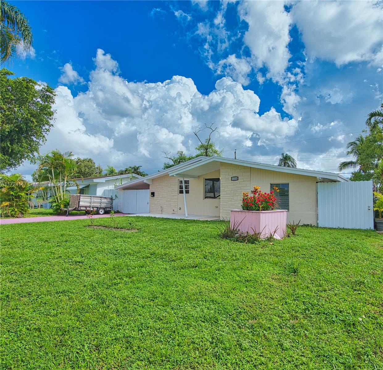 2607 Island Dr, Miramar, Florida image 3