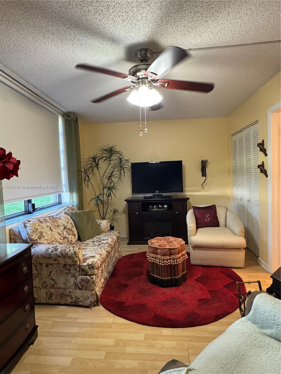 901 Colony Point Cir #107, Pembroke Pines, Florida image 13