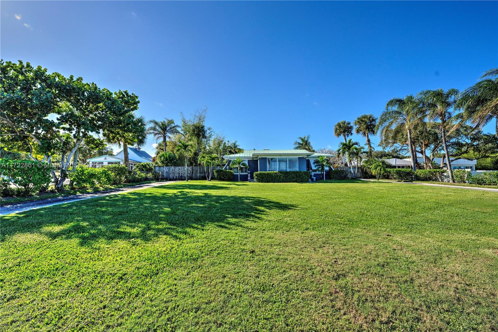 11105 S Indian River Dr, Fort Pierce, Florida image 8