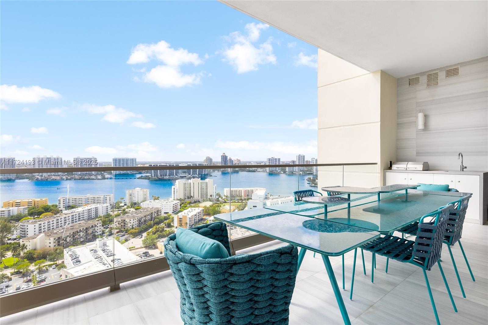 17975 Collins Ave #2401, Sunny Isles Beach, Florida image 33