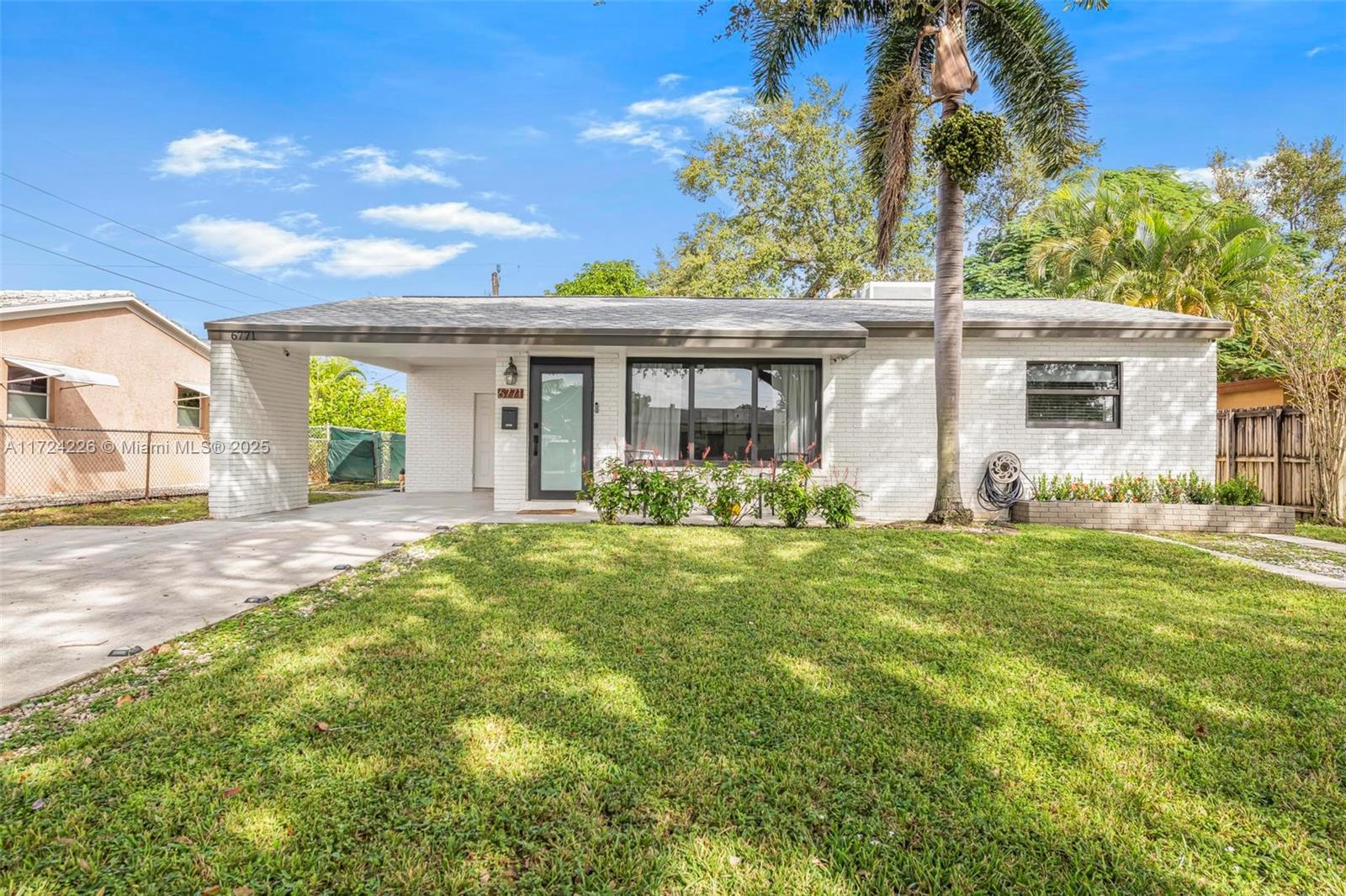 6771 Charleston St, Hollywood, Florida image 2