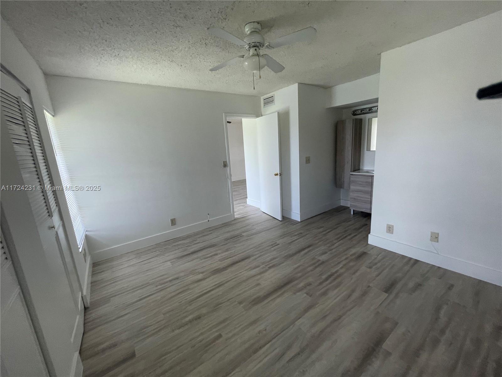 918 Twin Lakes Dr #8-M, Coral Springs, Florida image 4