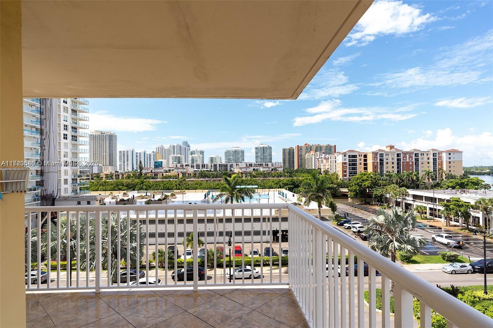 231 174th St #604, Sunny Isles Beach, Florida image 32