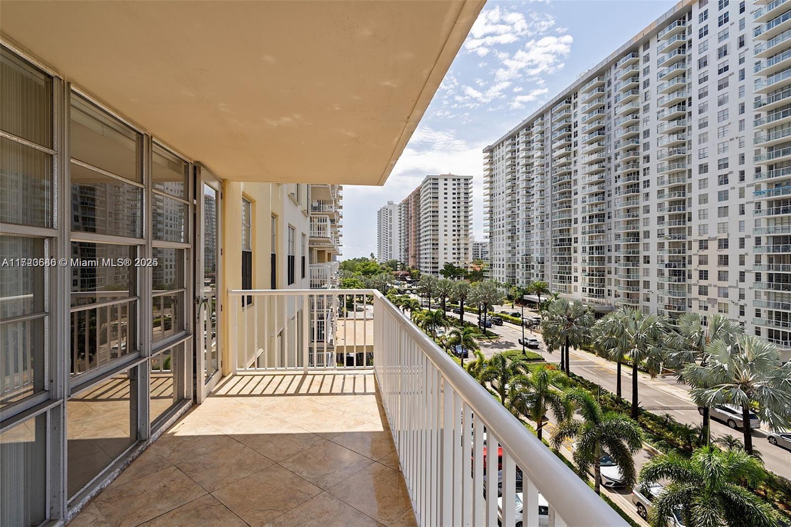 231 174th St #604, Sunny Isles Beach, Florida image 33