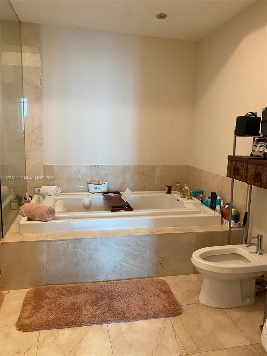 218 SE 14th St #2304, Miami FL 33131