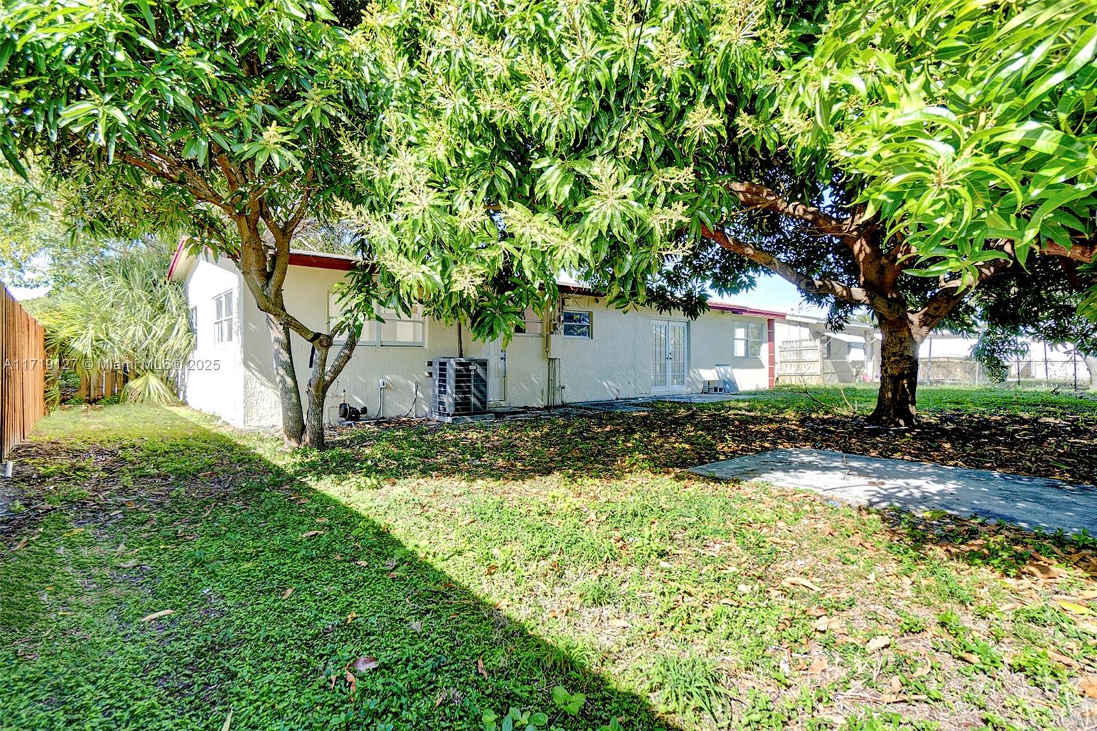 108 N 12th St, Lantana, Florida image 8