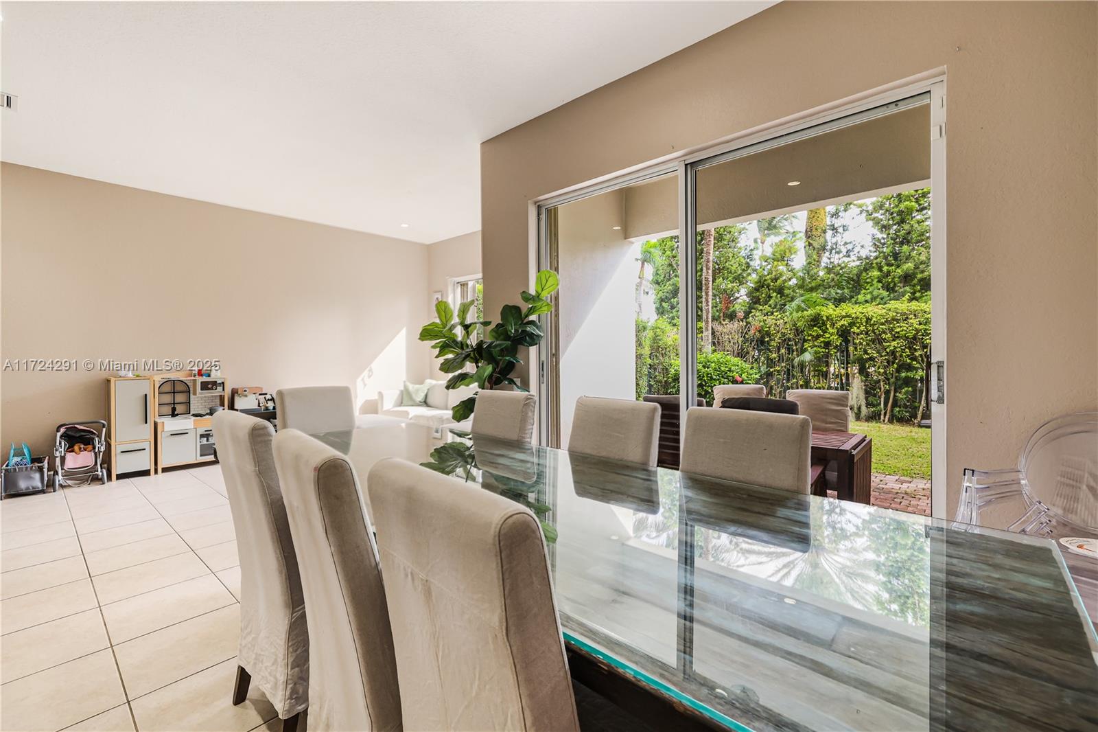 1394 W Harbor Vw, Hollywood, Florida image 10