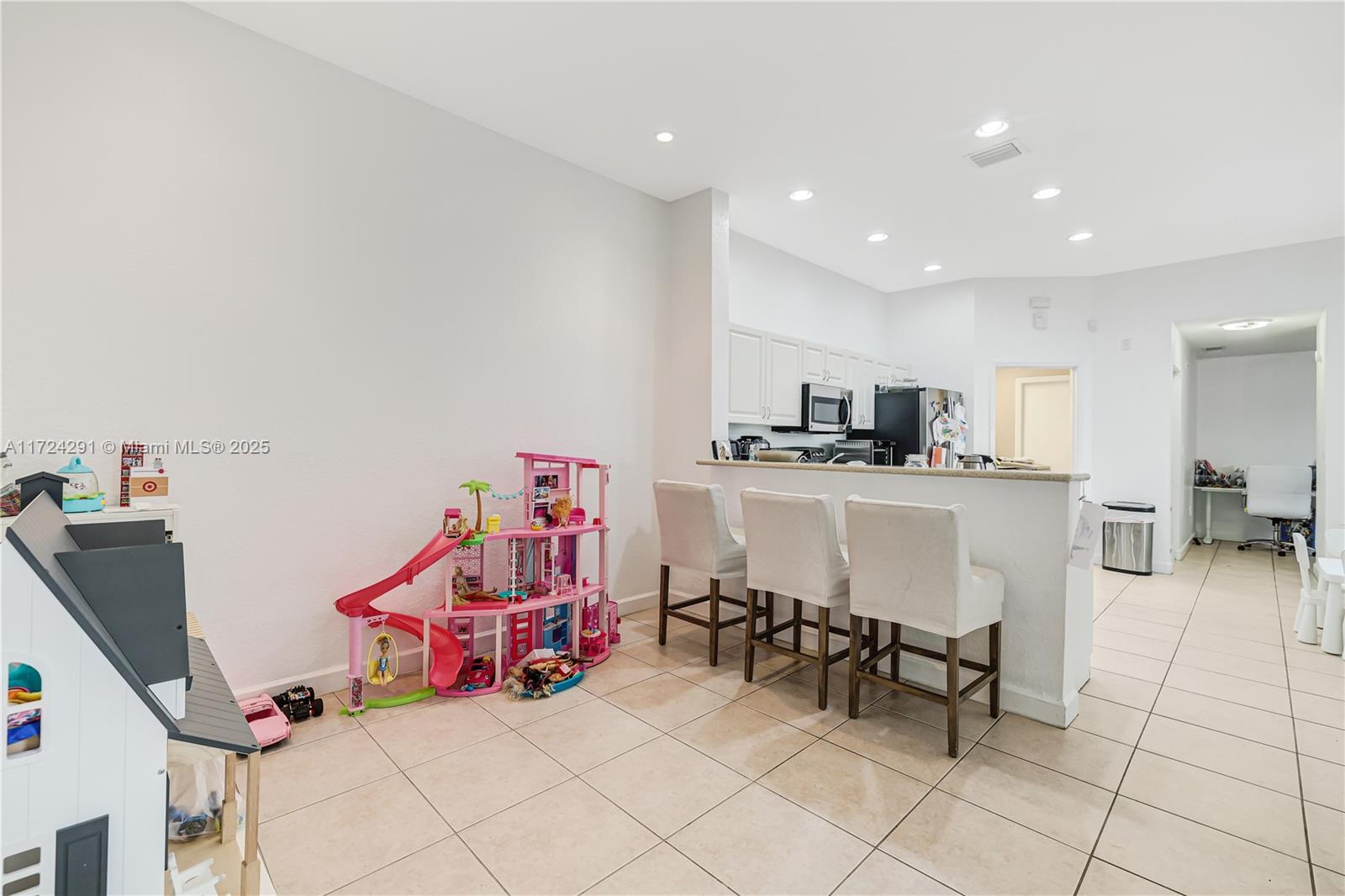 1394 W Harbor Vw, Hollywood, Florida image 16
