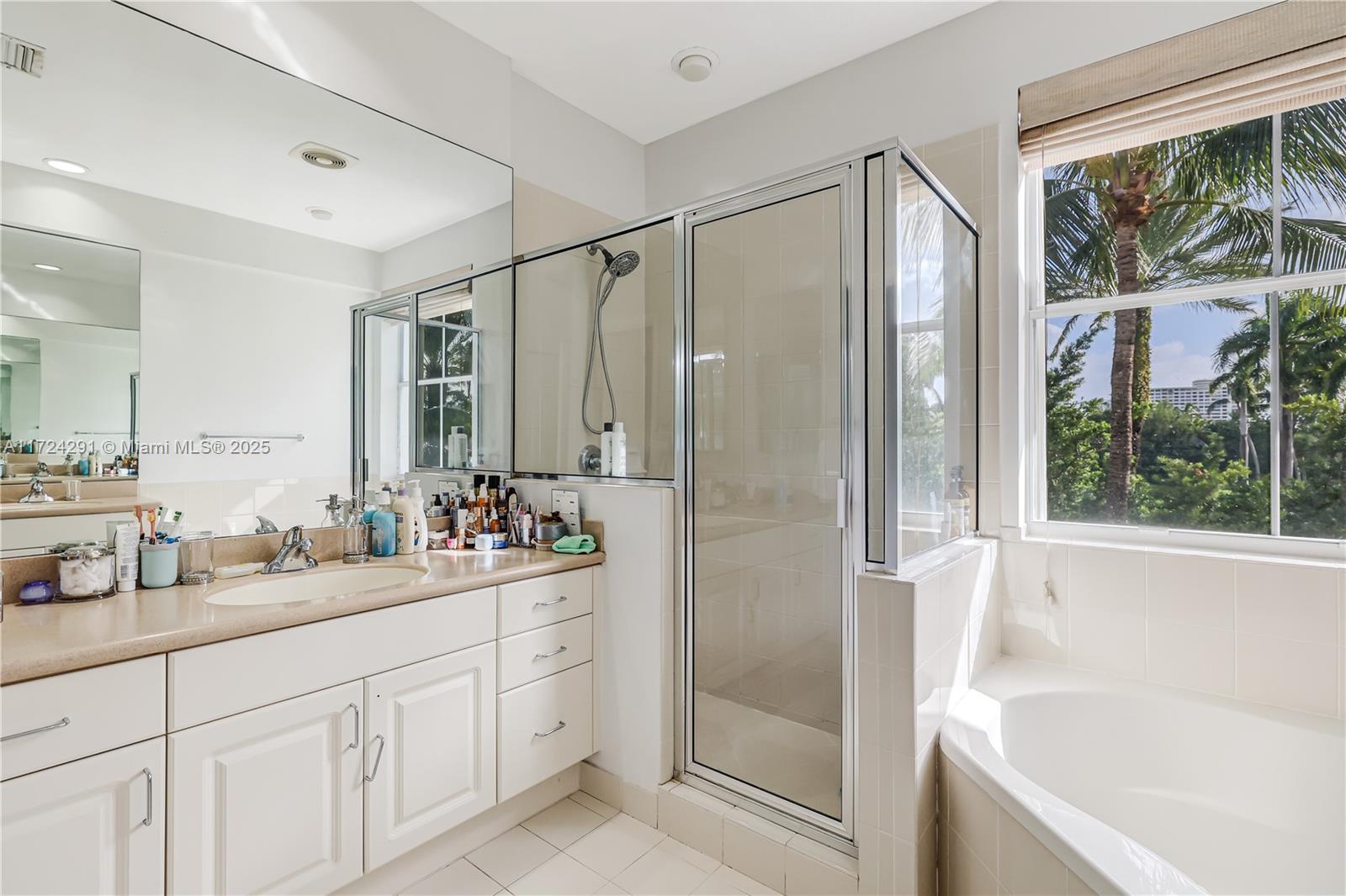1394 W Harbor Vw, Hollywood, Florida image 27