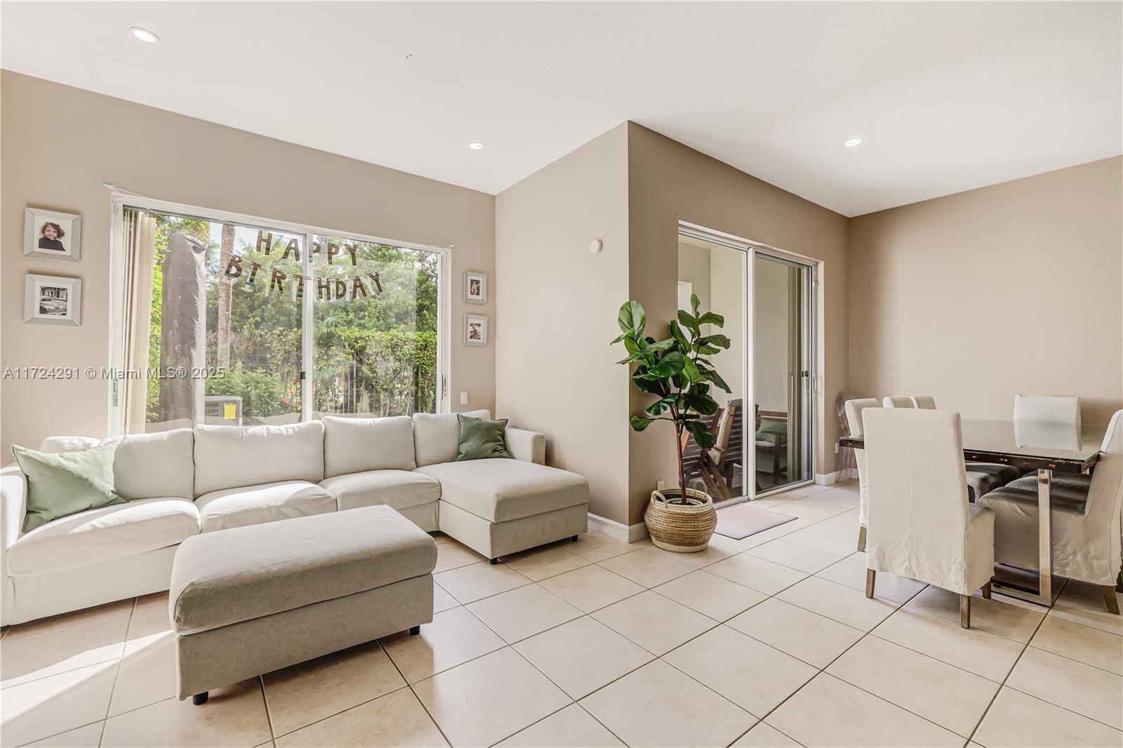1394 W Harbor Vw, Hollywood, Florida image 9
