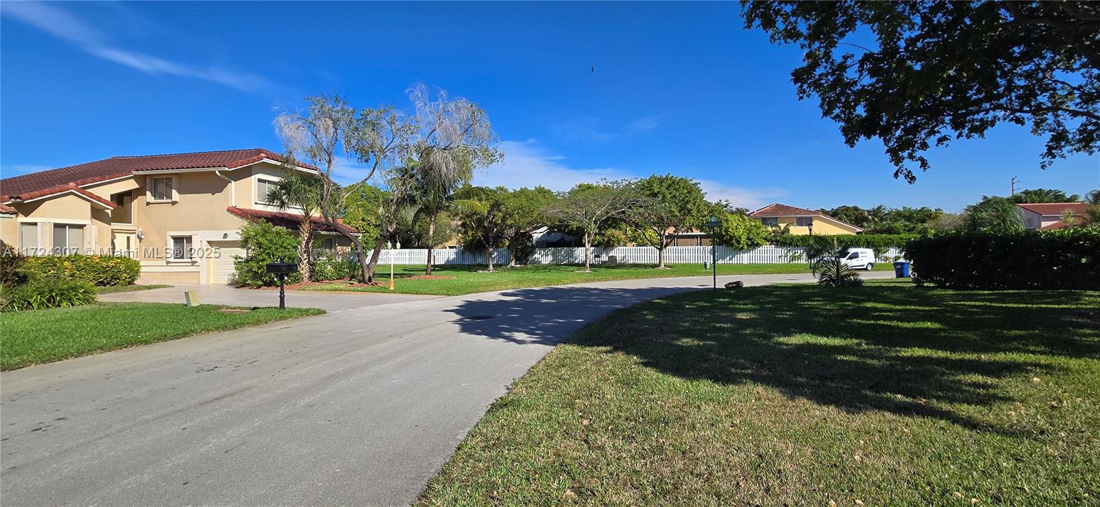 18318 NW 61st Ct, Hialeah, Florida image 8