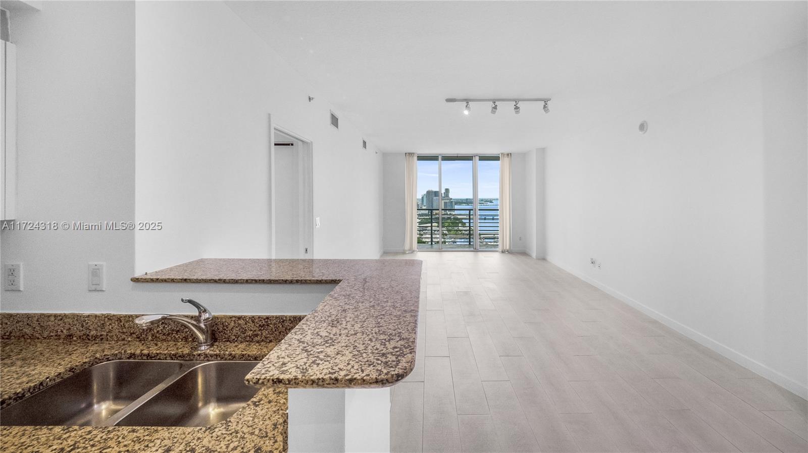 325 S Biscayne Blvd #4314, Miami FL 33131